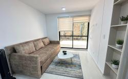 Hito101-Amplio Apartaestudio en Av 19  con balcon