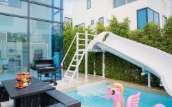 Funny Time Pool Villa