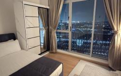 Shines GuestHouse 1BR Hi-Privacy Condo