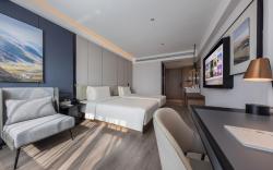 Atour Hotel Qingdao Chengyang MixC Zhengyang Middle Road