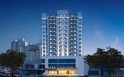 Atour Hotel Qingdao May Fourth Square MixC