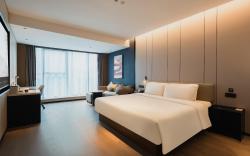 Atour Hotel Qingdao May Fourth Square City Government