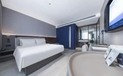 Atour Light Hotel Qingdao May Fourth Square Qingdao University