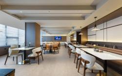 Atour Hotel Chengdu Wenjiang Fengxi River Metro Station