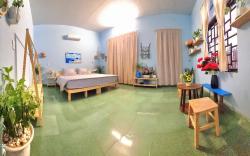 Sea House Sunrise - Two-Bedroom Apartment (3 Large Beds)