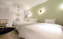 HOTEL RAUM