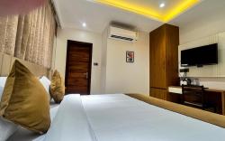 Rainbow Guest House (Pure Veg)