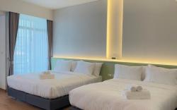 302 for 4 guests Baan Dhin Hotel