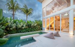 Serene Luxury Villa Near La Brisa and Echo Beach