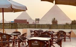 Hur Pyramids Inn