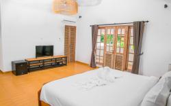 Bali Invest Living - Superior Room 8 (2nd floor)