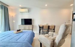 Mantra Beach Condominium Studio- M164