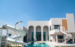 The Woofington Pet Friendly Pool Villa 