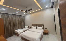 Hotel Heera Palace