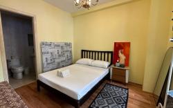 Centrally located Budget Apartment with Kitchen 