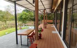 Nan Homey Space Beautiful New House Enjoying a Spacious Garden
