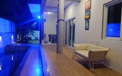24 Queens Villa 
