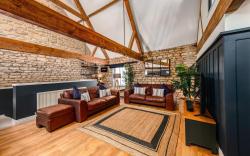 Luxury boutique 3 bedroom central loft apartment
