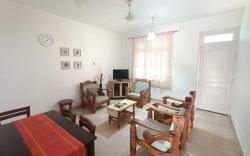 Cozy 2BHK Near Candolim Beach With AC/WiFi/UPS