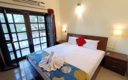 Lovely 1BHK-9 Near Candolim Beach Wi-Fi/AC/POOL