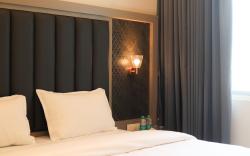 Hotel Lake View Residency