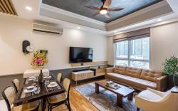 Classic Luxury condo &  swiming rooftop