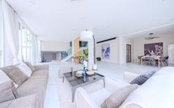 Pattaya sea house pool villa