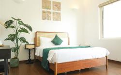 XOI Mira 4_Balcony Room in Lakeside Villa +Laundry