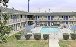 Motel 6 San Marcos, TX