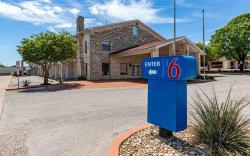 Motel 6 Georgetown, TX