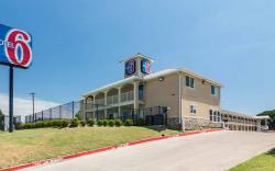 Motel 6 Azle, TX