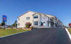 Motel 6 Commerce, GA