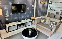 PB14 Huge 3BR Beside Paradigm Mall