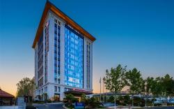 Hilton Garden Inn Xinyang East Railway Station