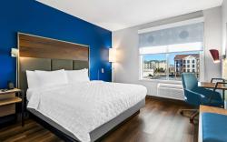Tru by Hilton Rogers Bentonville