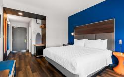 Tru by Hilton Rogers Bentonville