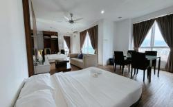 Relaxing Sea Breeze Studio