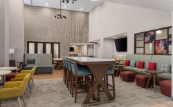 Hampton Inn & Suites by Hilton Orangeville, ON