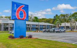Motel 6 Moultrie, GA