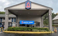 Studio 6 Suites Charlotte, NC-Northlake