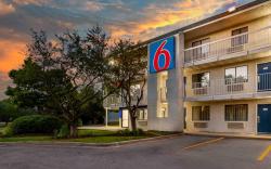 Motel 6 Rolling Meadows, IL - Chicago Northwest