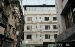 Hotel Momon