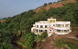 Villa Infinity By The Sea, Karde