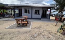 RIVER SIDE CHALET TIOMAN