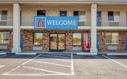 Motel 6 Youngstown, OH
