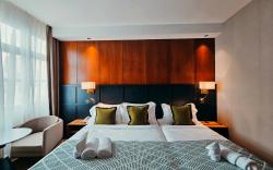 Moon Hotel