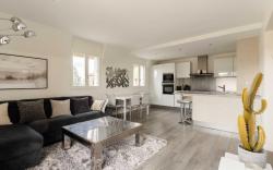 Renovated apartment sleeping 6 - pool and tennis