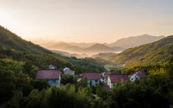 HECHU Mountain B&B