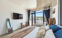 Boho Boutique Dalat - Romantic Light Valley View