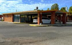 OYO Hickory House Inn